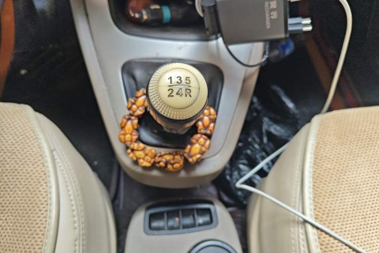 Used Hyundai Tucson 2013 2.0L Manual Two-Wheel Drive Fashion Edition Gear Lever