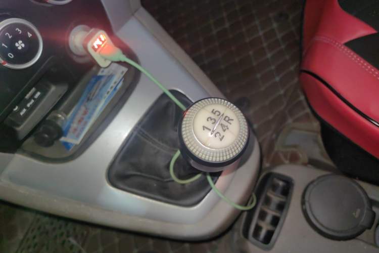 Used Hyundai Tucson 2013 2.0L Manual Two-Wheel Drive Fashion Edition Gear Lever