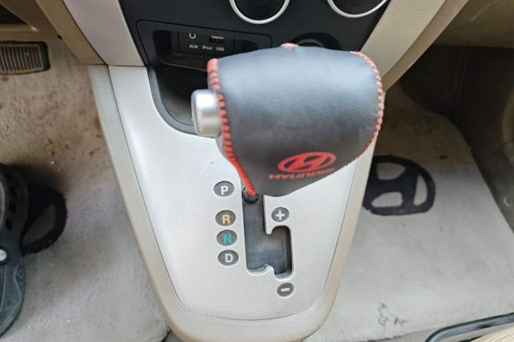 Used Hyundai Tucson 2013 2.0L Automatic Two-Wheel Drive Comfort Version Gear Lever