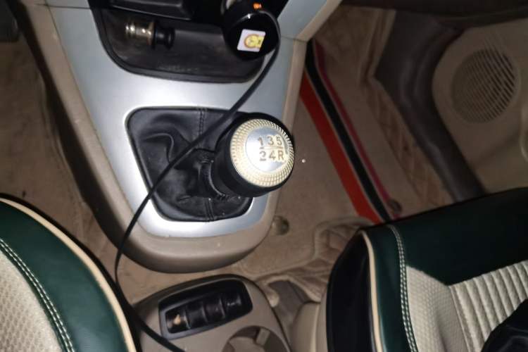Used Hyundai Tucson 2013 2.0L Manual Two-Wheel Drive Fashion Edition Gear Lever
