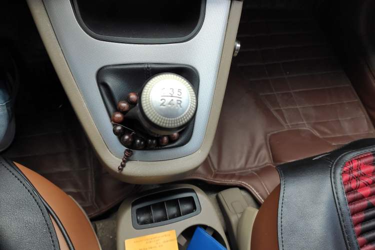 Used Hyundai Tucson 2013 2.0L Manual Two-Wheel Drive Fashion Edition Gear Lever