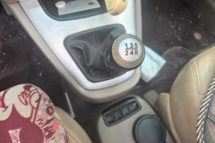 Used Hyundai Tucson 2013 2.0L Manual Two-Wheel Drive Fashion Edition Gear Lever