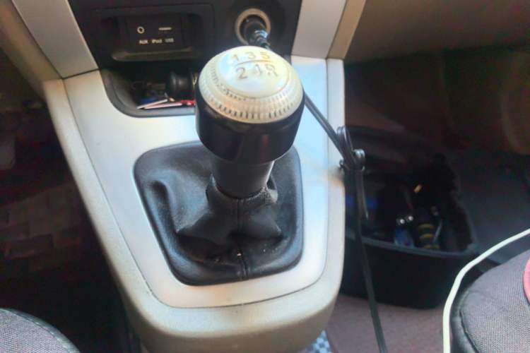 Used Hyundai Tucson 2013 2.0L Manual Two-Wheel Drive Fashion Edition Gear Lever