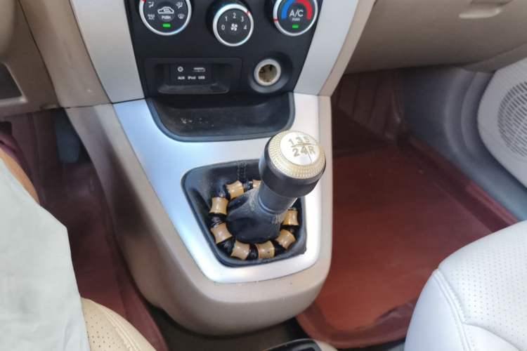 Used Hyundai Tucson 2013 2.0L Manual Two-Wheel Drive Fashion Edition Gear Lever