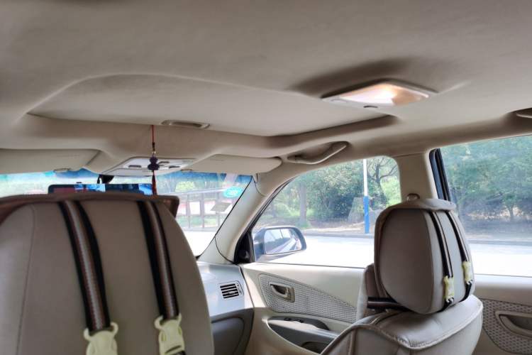 Used Hyundai Tucson 2013 2.0L Manual Two-Wheel Drive Fashion Edition Headliner