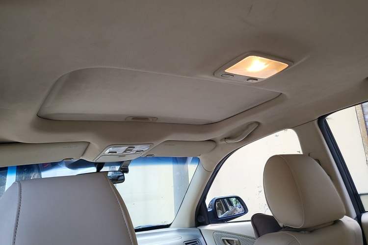 Used Hyundai Tucson 2013 2.0L Manual Two-Wheel Drive Fashion Edition Headliner