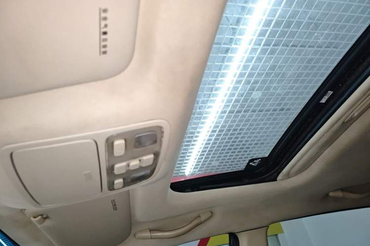 Used Hyundai Tucson 2013 2.0L Manual Two-Wheel Drive Fashion Edition Headliner