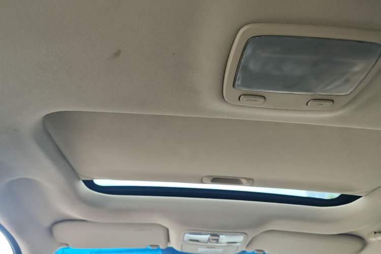 Used Hyundai Tucson 2013 2.0L Manual Two-Wheel Drive Fashion Edition Headliner