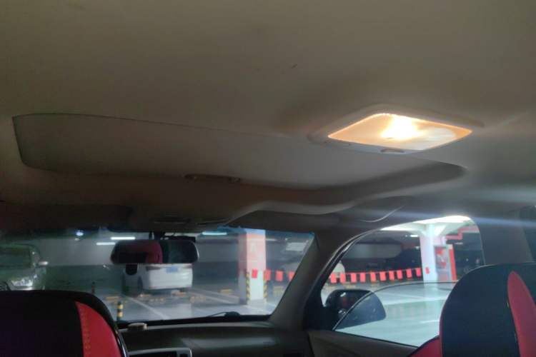 Used Hyundai Tucson 2013 2.0L Manual Two-Wheel Drive Fashion Edition Headliner