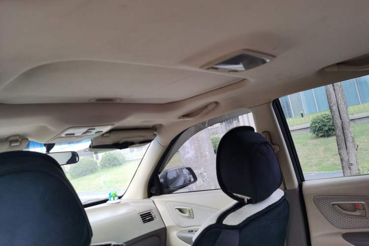 Used Hyundai Tucson 2013 2.0L Manual Two-Wheel Drive Fashion Edition Headliner
