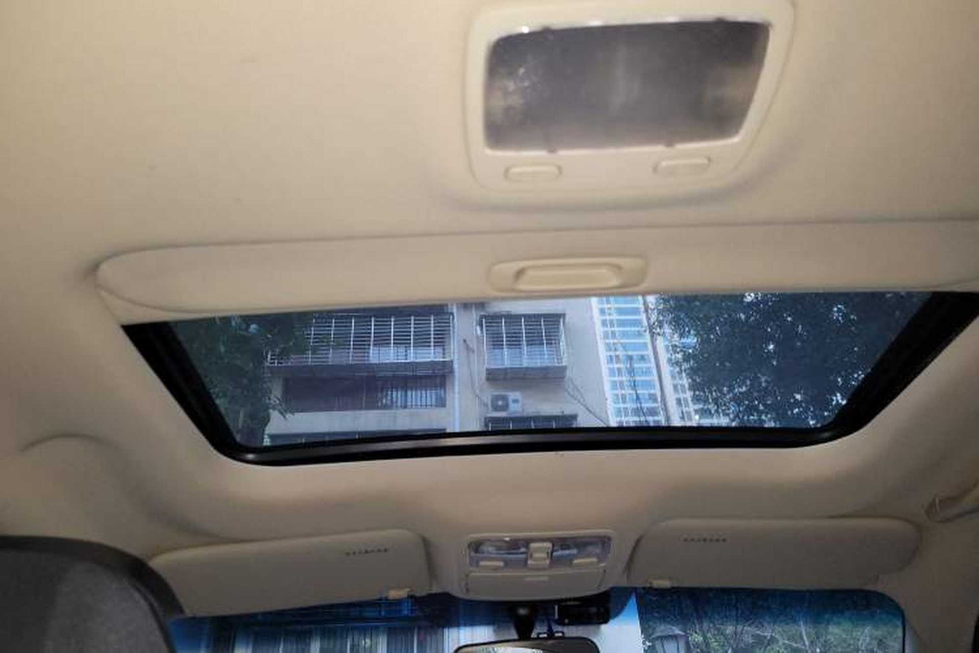 Used Hyundai Tucson 2013 2.0L Automatic Two-Wheel Drive Comfort Version Headliner