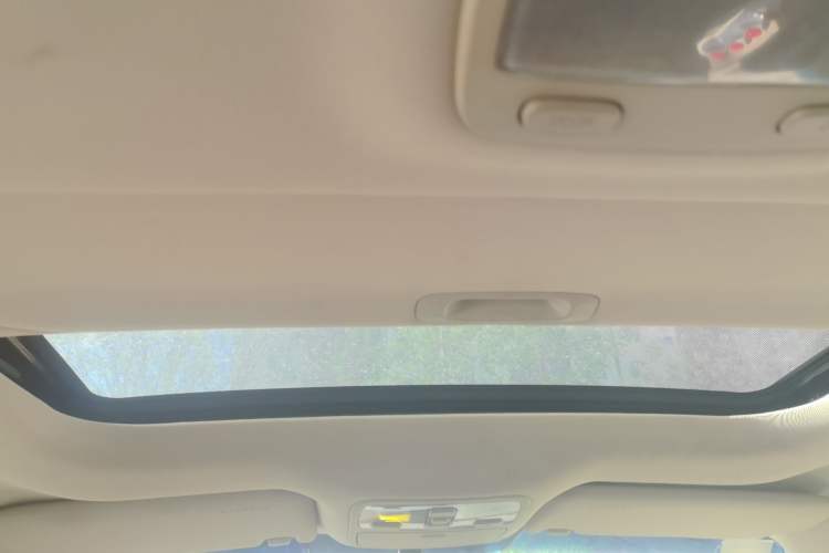 Used Hyundai Tucson 2013 2.0L Manual Two-Wheel Drive Fashion Edition Headliner