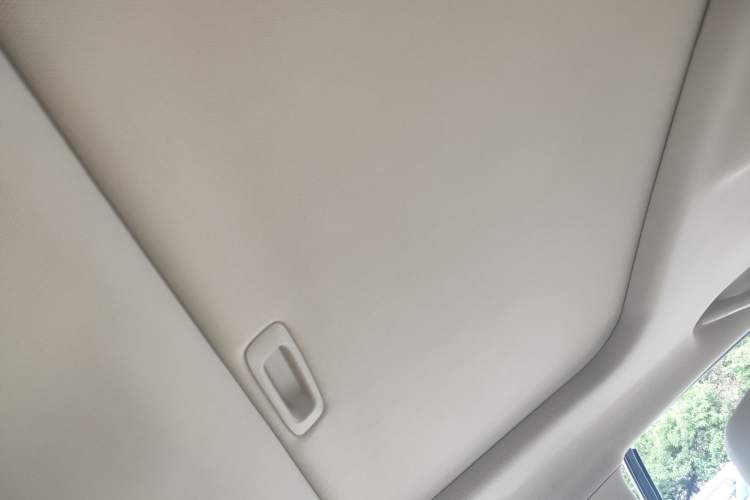 Used Hyundai Tucson 2013 2.0L Manual Two-Wheel Drive Fashion Edition Headliner