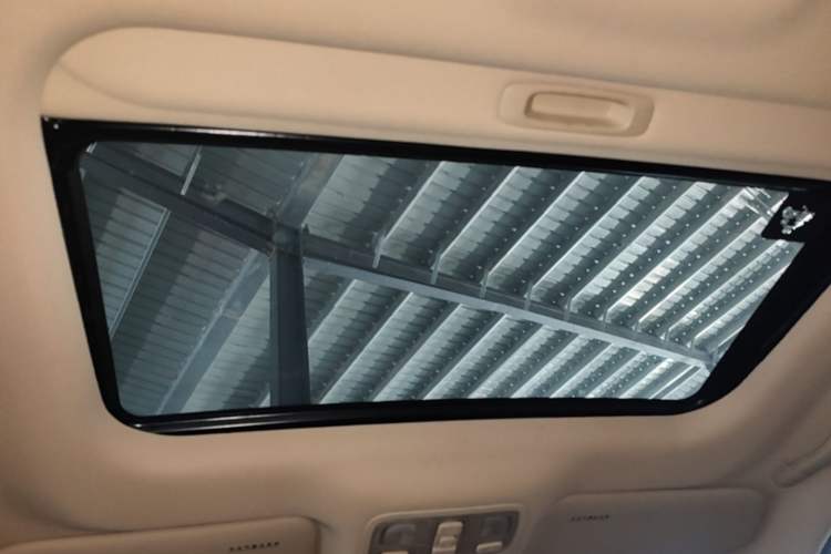 Used Hyundai Tucson 2013 2.0L Manual Two-Wheel Drive Fashion Edition Headliner