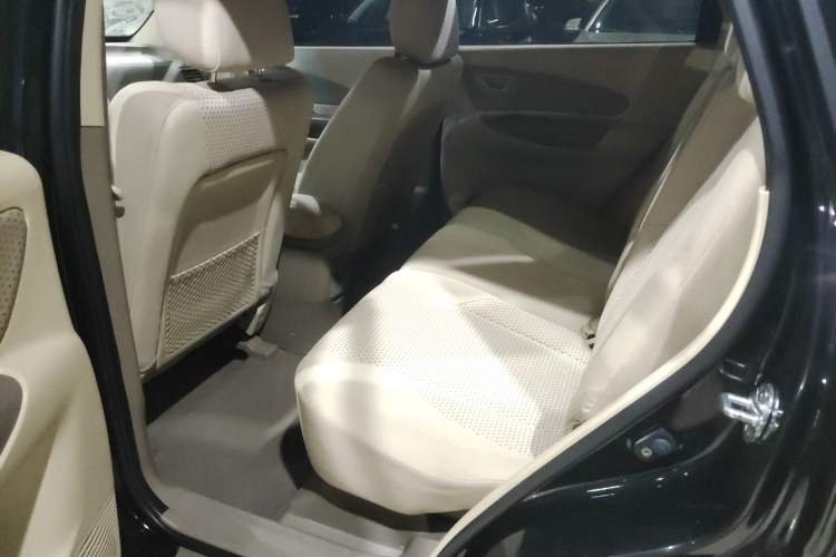 Used Hyundai Tucson 2013 2.0L Manual Two-Wheel Drive Fashion Edition Interior 1