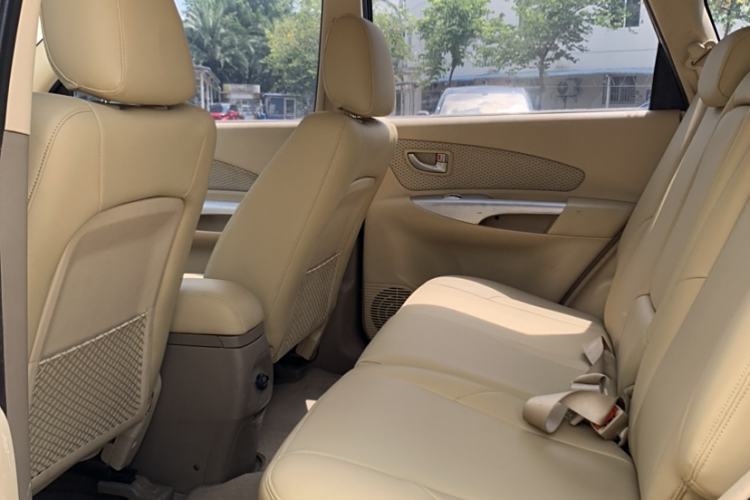 Used Hyundai Tucson 2013 2.0L Manual 4x4 Luxury Version Interior 3