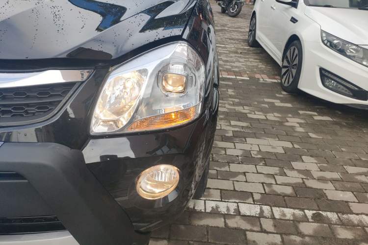 Used Hyundai Tucson 2013 2.0L Manual Two-Wheel Drive Fashion Edition Left Front Headlight