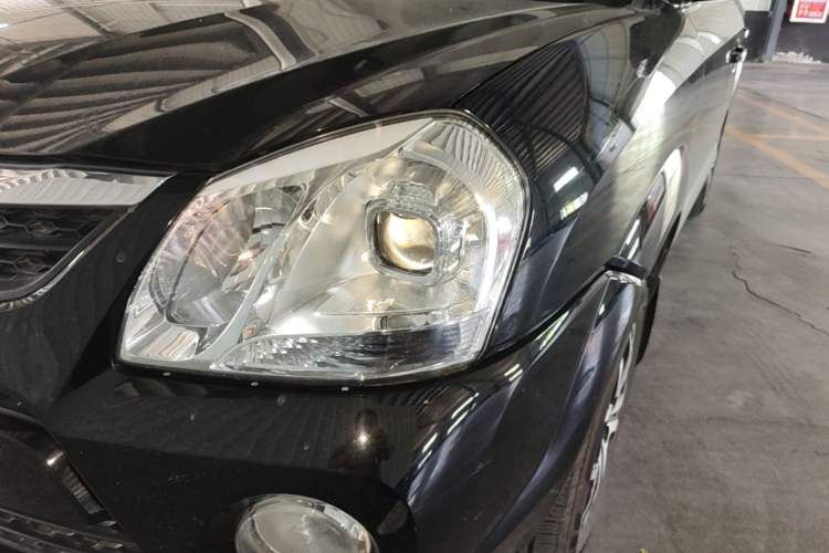 Used Hyundai Tucson 2013 2.0L Manual Two-Wheel Drive Fashion Edition Left Front Headlight