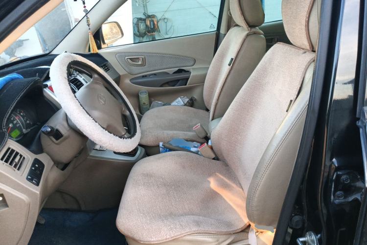 Used Hyundai Tucson 2013 2.0L Manual Two-Wheel Drive Fashion Edition Left Front Seat