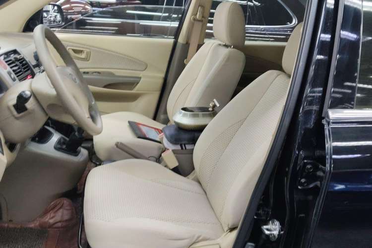 Used Hyundai Tucson 2013 2.0L Manual Two-Wheel Drive Fashion Edition Left Front Seat