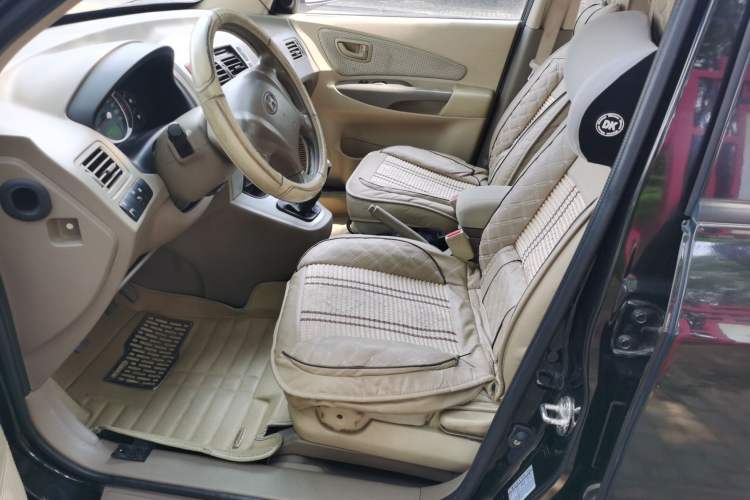 Used Hyundai Tucson 2013 2.0L Manual Two-Wheel Drive Fashion Edition Left Front Seat