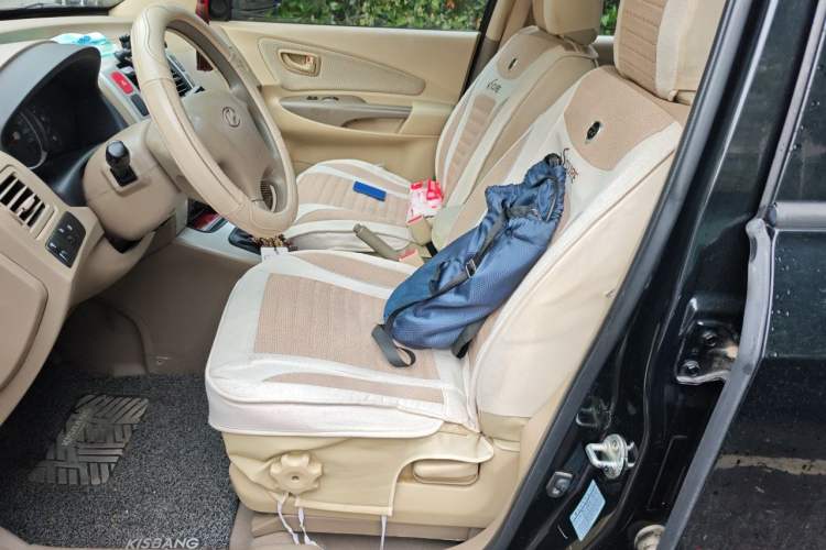 Used Hyundai Tucson 2013 2.0L Manual Two-Wheel Drive Comfort Version Left Front Seat