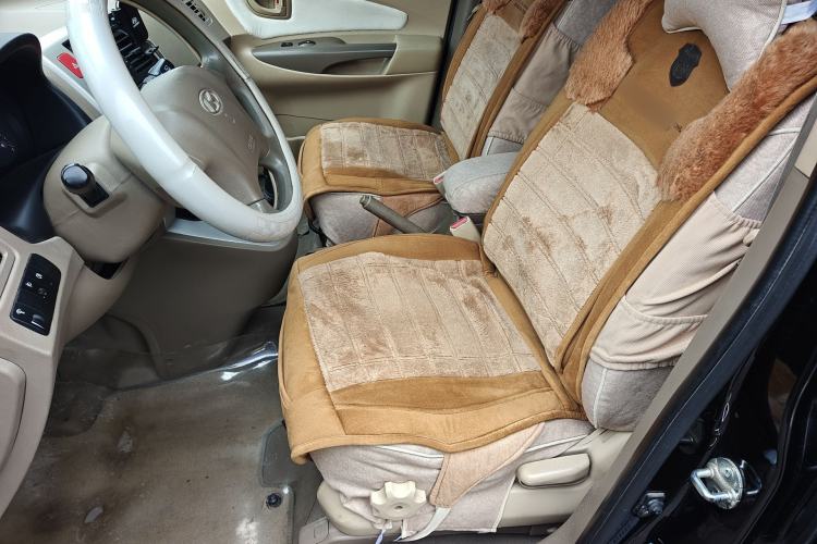 Used Hyundai Tucson 2013 2.0L Manual Two-Wheel Drive Fashion Edition Left Front Seat