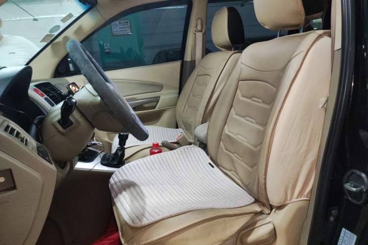 Used Hyundai Tucson 2013 2.0L Manual Two-Wheel Drive Fashion Edition Left Front Seat