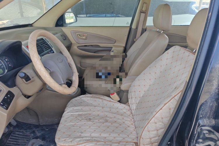 Used Hyundai Tucson 2013 2.0L Manual Two-Wheel Drive Fashion Edition Left Front Seat