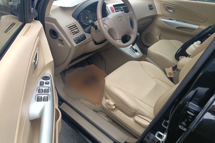 Used Hyundai Tucson 2013 2.0L Automatic Two-Wheel Drive Comfort Version Left Front Seat