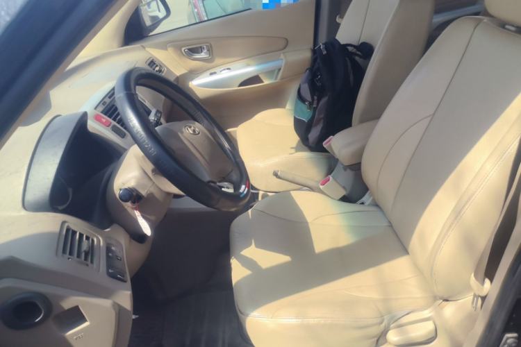 Used Hyundai Tucson 2013 2.0L Automatic Two-Wheel Drive Comfort Version Left Front Seat