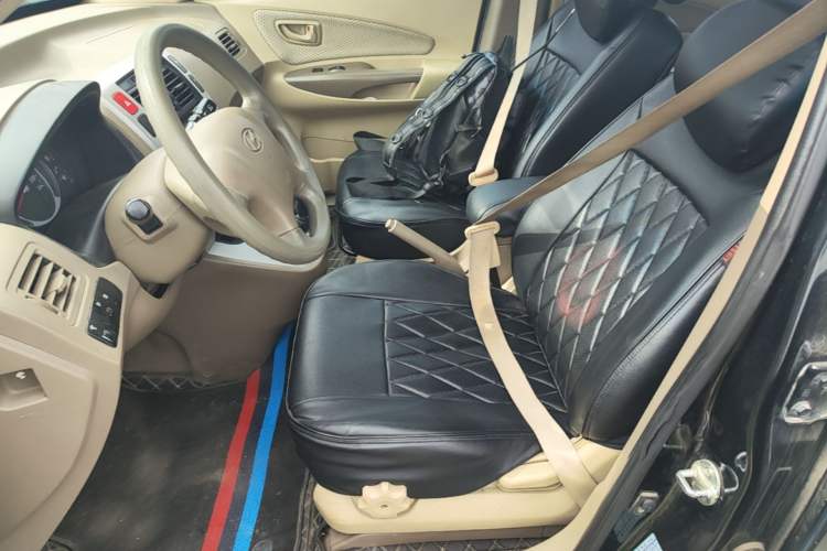 Used Hyundai Tucson 2013 2.0L Manual Two-Wheel Drive Fashion Edition Left Front Seat