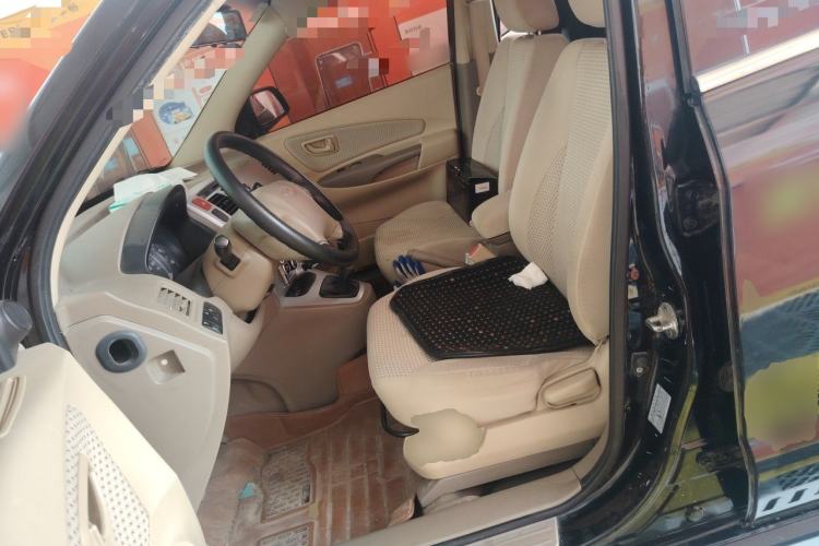 Used Hyundai Tucson 2013 2.0L Manual Two-Wheel Drive Fashion Edition Left Front Seat