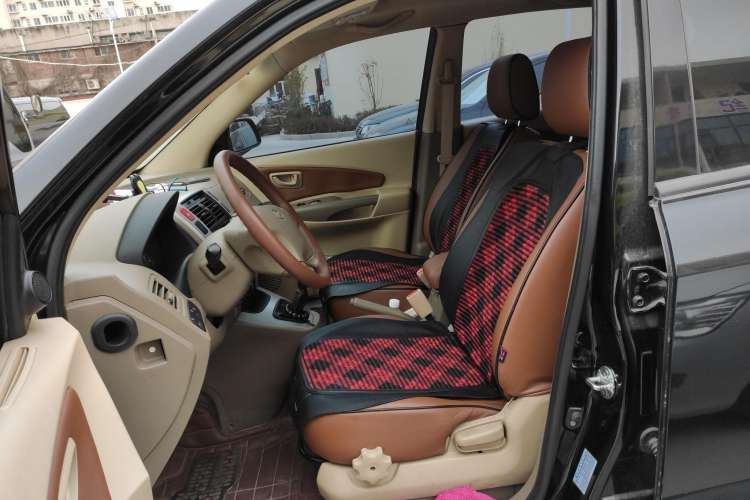 Used Hyundai Tucson 2013 2.0L Manual Two-Wheel Drive Fashion Edition Left Front Seat