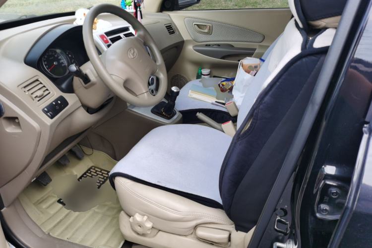 Used Hyundai Tucson 2013 2.0L Manual Two-Wheel Drive Fashion Edition Left Front Seat