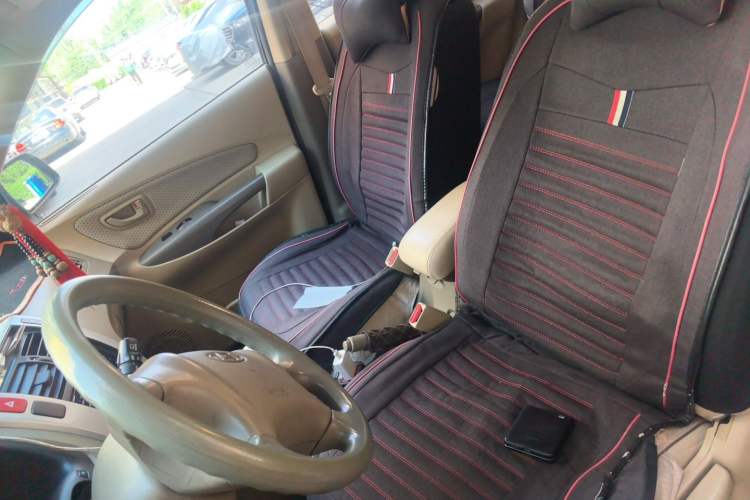 Used Hyundai Tucson 2013 2.0L Manual Two-Wheel Drive Fashion Edition Left Front Seat