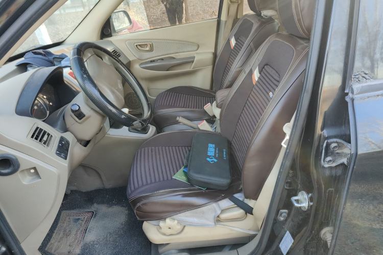 Used Hyundai Tucson 2013 2.0L Manual Two-Wheel Drive Fashion Edition Left Front Seat