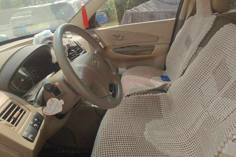 Used Hyundai Tucson 2013 2.0L Manual Two-Wheel Drive Fashion Edition Left Front Seat