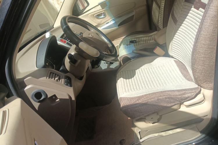 Used Hyundai Tucson 2013 2.0L Automatic Two-Wheel Drive Comfort Version Left Front Seat