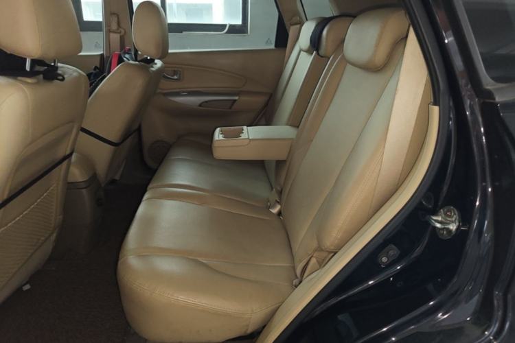 Used Hyundai Tucson 2013 2.0L Automatic Two-Wheel Drive Comfort Version Left Rear Seat