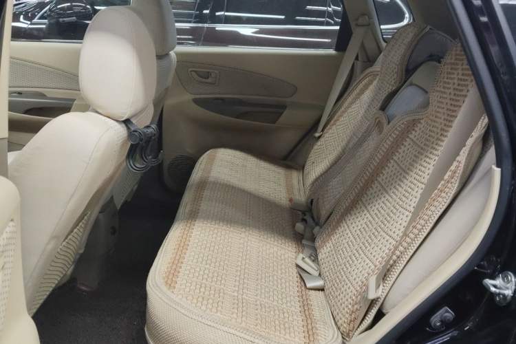 Used Hyundai Tucson 2013 2.0L Manual Two-Wheel Drive Fashion Edition Left Rear Seat