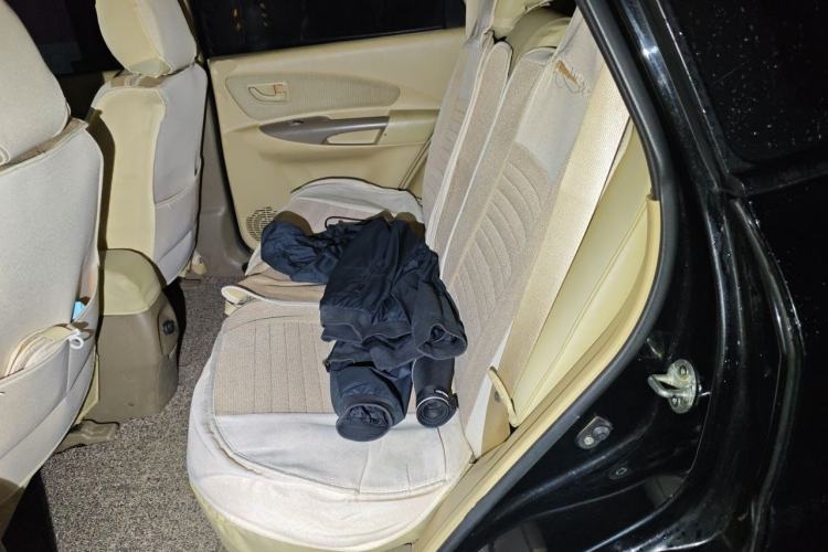 Used Hyundai Tucson 2013 2.0L Manual Two-Wheel Drive Comfort Version Left Rear Seat