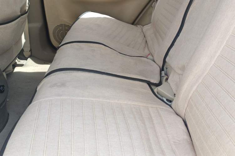 Used Hyundai Tucson 2013 2.0L Manual Two-Wheel Drive Fashion Edition Left Rear Seat