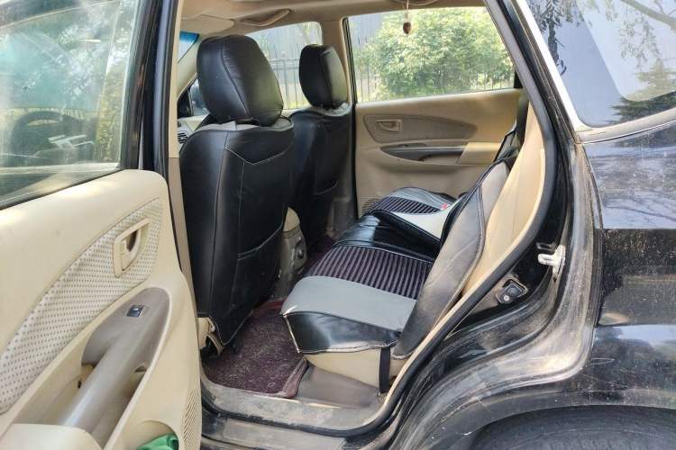 Used Hyundai Tucson 2013 2.0L Manual Two-Wheel Drive Fashion Edition Left Rear Seat