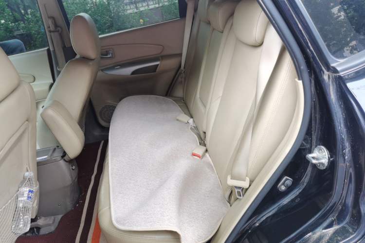 Used Hyundai Tucson 2013 2.0L Automatic Two-Wheel Drive Comfort Version Left Rear Seat