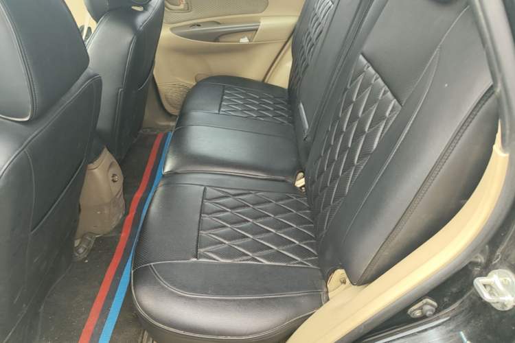 Used Hyundai Tucson 2013 2.0L Manual Two-Wheel Drive Fashion Edition Left Rear Seat