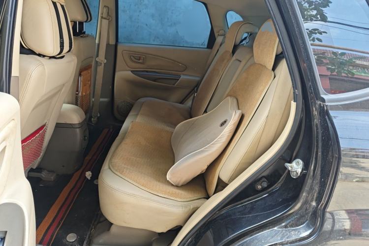 Used Hyundai Tucson 2013 2.0L Manual Two-Wheel Drive Fashion Edition Left Rear Seat