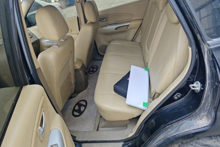 Used Hyundai Tucson 2013 2.0L Automatic Two-Wheel Drive Comfort Version Left Rear Seat