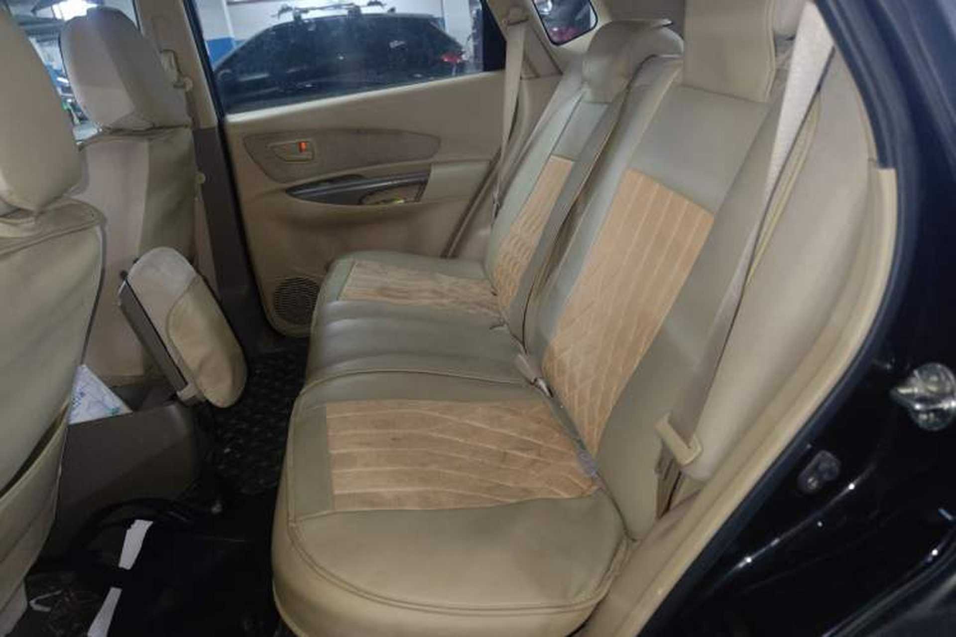 Used Hyundai Tucson 2013 2.0L Manual Two-Wheel Drive Fashion Edition Left Rear Seat