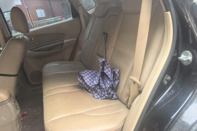 Used Hyundai Tucson 2013 2.0L Manual Two-Wheel Drive Fashion Edition Left Rear Seat